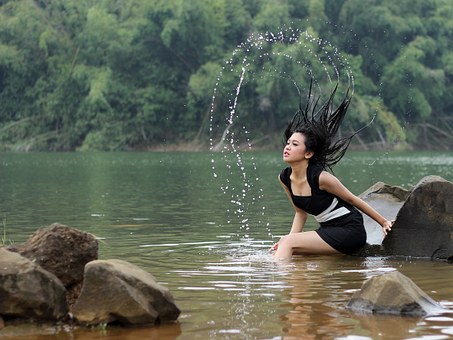 Heidi 女生英文名解析