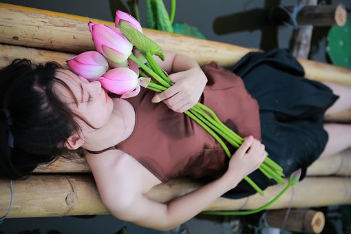Claire 女生英文名解析