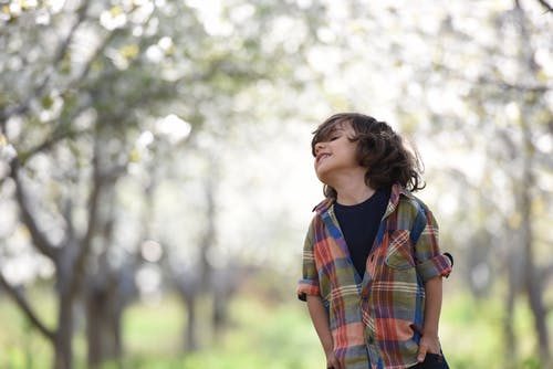 男孩带越字有寓意的好名字  男孩子取名
