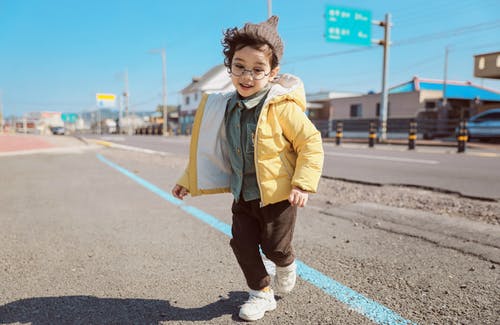 带日字旁字的男孩好名字大全  男孩子取名