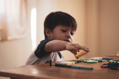 2022年男孩有抱负有志气的好名字  男孩子取名