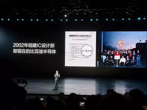 带头给智驾兜底 比亚迪这次真得仰望了