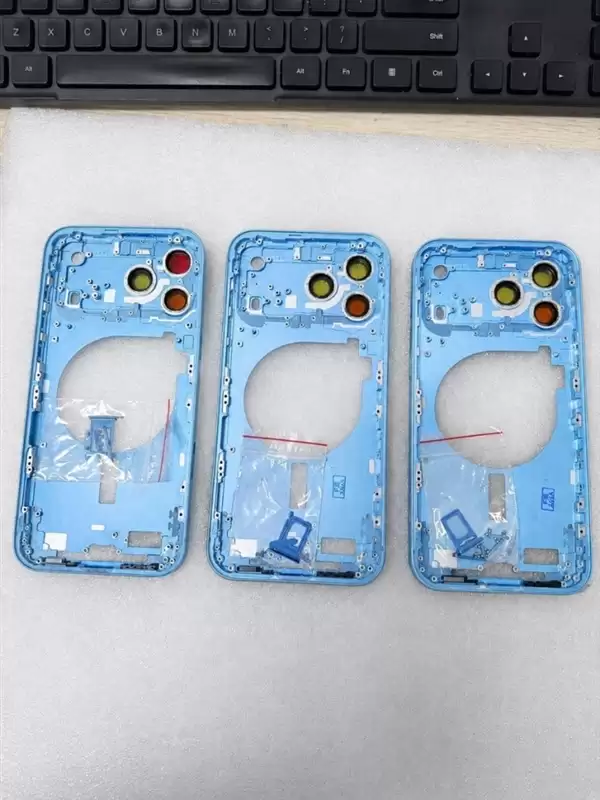 苹果iPhone 18 Pro Max机身亮相：实锤浅蓝、深红新配色