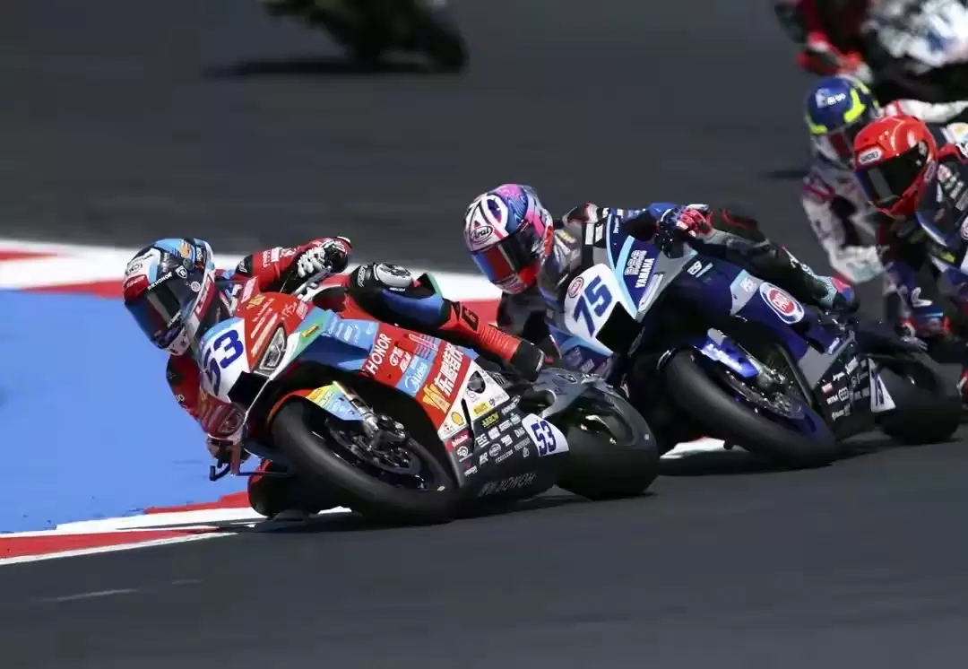 第六冠！张雪机车夺得 WSBK 艾米利亚罗马涅站首回合冠军