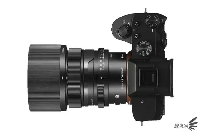 全画幅微单定焦 适马65mm F2 DG DN售价4499元
