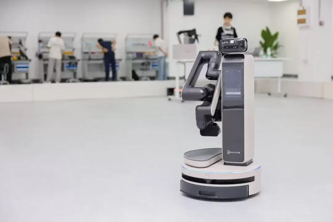 具身智能的「ChatGPT时刻」还没到，科沃斯先把机器人拆开了