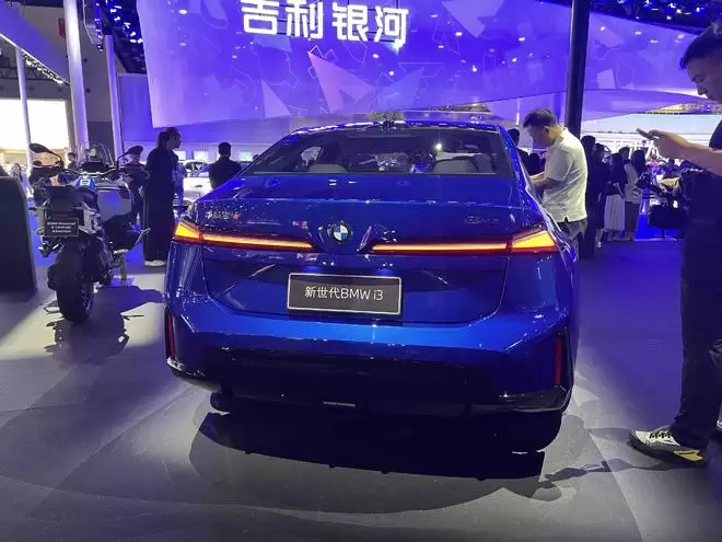 800V+1000km续航 宝马i3成都车展全面亮相