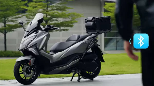 极速138km/h！豪爵龙骨大踏板旅行者TVL350上市：28980元起