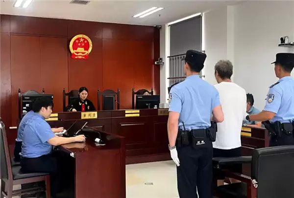 乘客开门杀致人死亡 网约车司机被判刑一年三个月